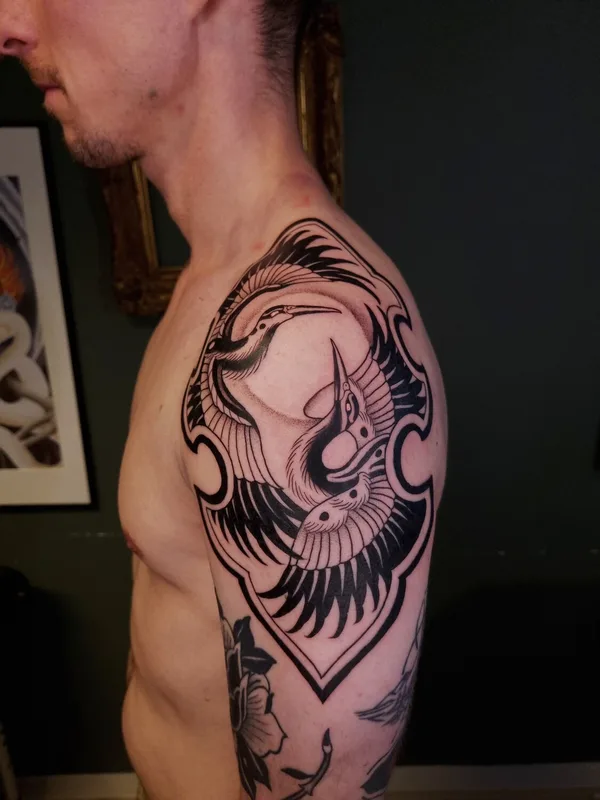 male black and grey blackwork 纹身 在 shoulder #92058 | 纹身师 Aivis Kleinhofs Prusis