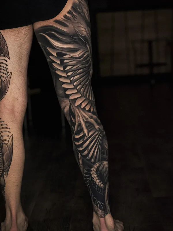 male blackandgrey realism Tatuaggio su leg #104684 | Tatuatore Алексей Титов
