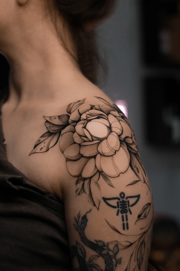 Ботаническая Flower, Snake tattoo на Дельта