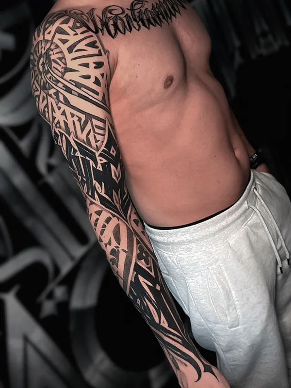 male black lettering tatuaje en sleeve #102716 | Tatuador Антон Лебедев
