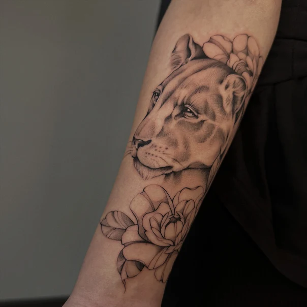 Realism Lion, Flower tattoo on Forearm