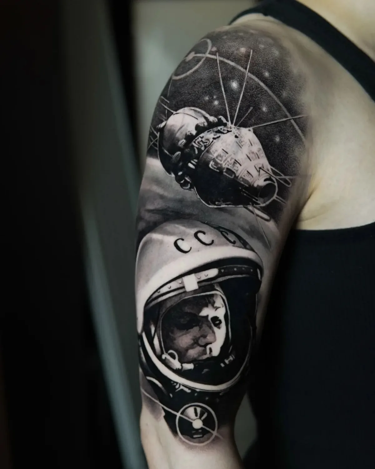 Tatuaggio di Yuri Gagarin da parte di Alexander Pusstattoo, San Pietroburgo