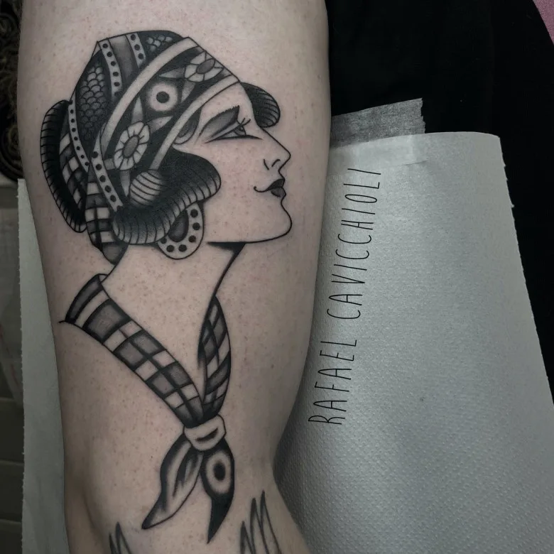 Tattoo artist Rafael Cavicchioli