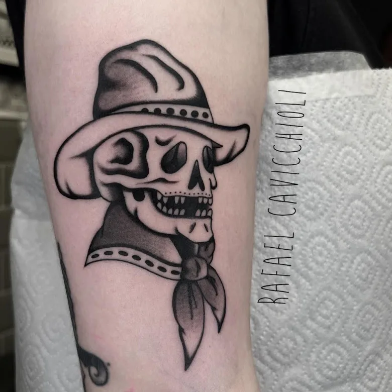 Tattoo artist Rafael Cavicchioli
