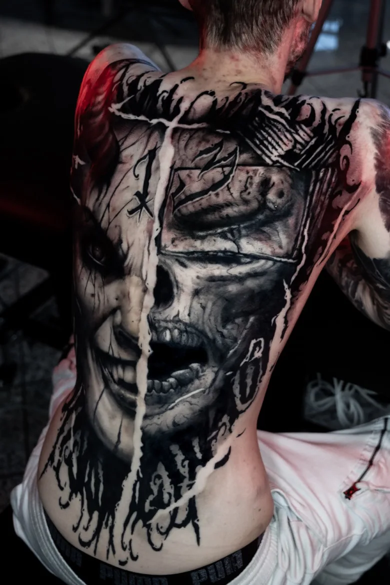 Тату мастер Роберт Штейнберг (@robertattoo23cm)