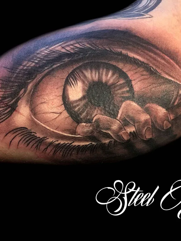 black and grey realism tatuaje en bicep #18474 | Tatuador Владимир Steel X