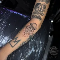 Bernard's Hand Studio - Tattoo, Piercing, Laser Removal, & Tarot Reading