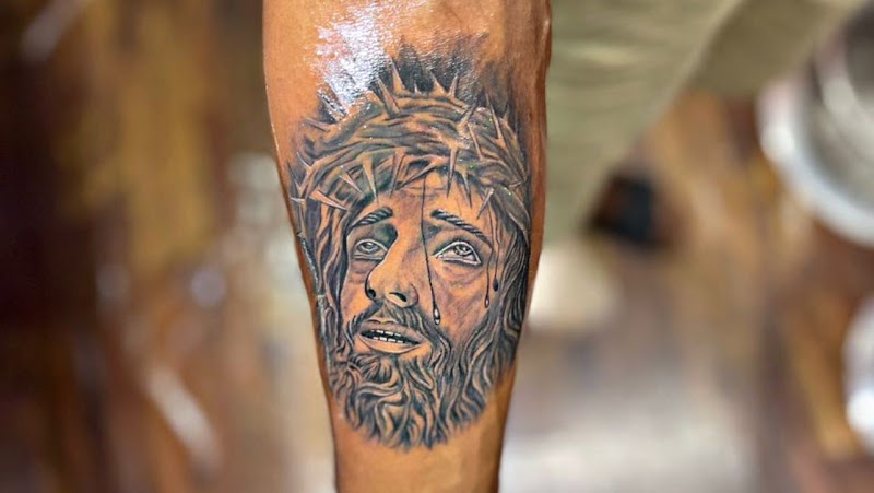 BIZZYASKI TATTOO