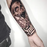 Black and white tattoo y piercing Bogotá