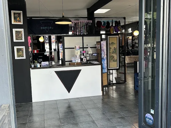 Dark Neon Tattoos & Piercings