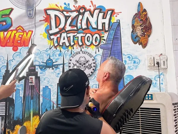 Dzinh Tattoo-95 Bùi Viện-District 1(tattoo studio & piercing)