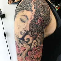Estela Tattoo rocks