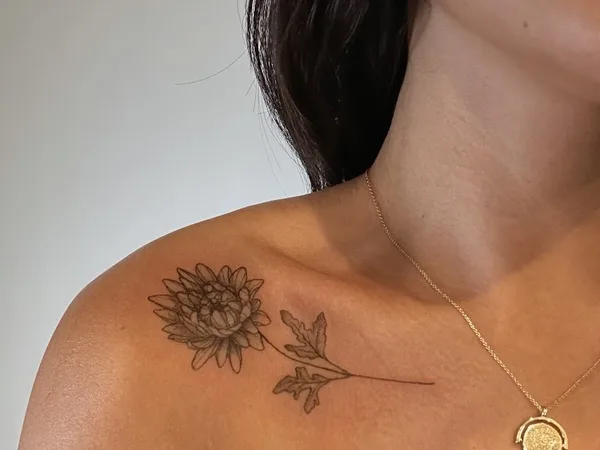 Fleur Noire Tattoo