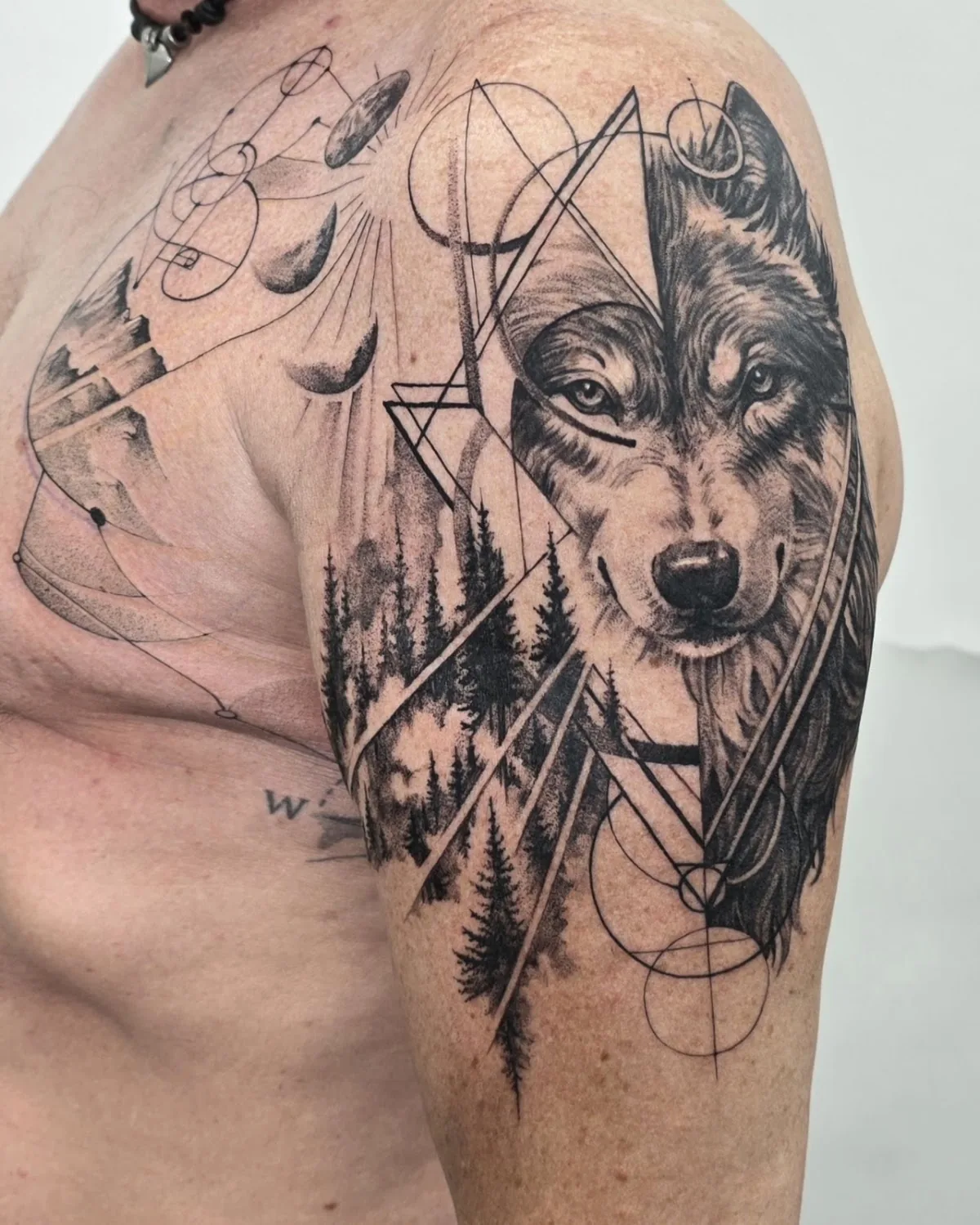 Tattoo by 13 Munich - Tattoo Studio & Art Gallery at 13 Munich - Tattoo Studio & Art Gallery