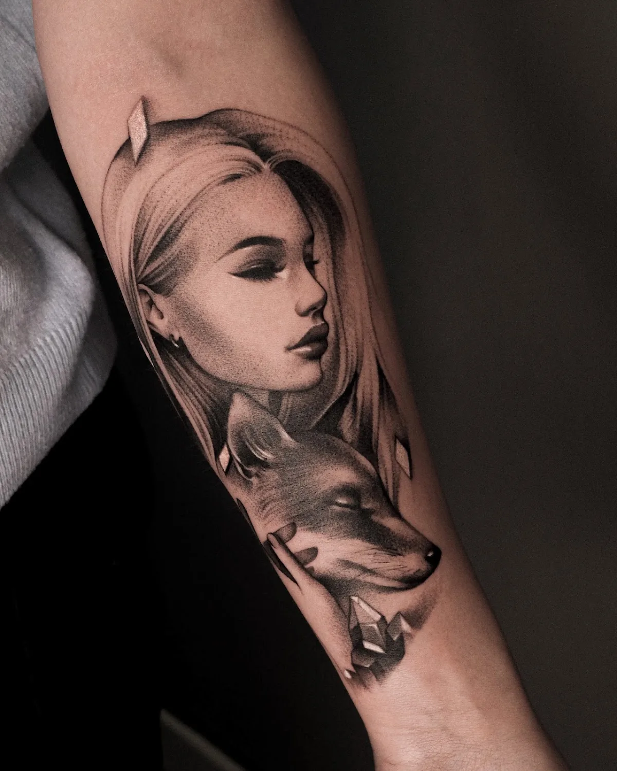 Tattoo by 713 Club, студия татуировки at 713 Club, студия татуировки