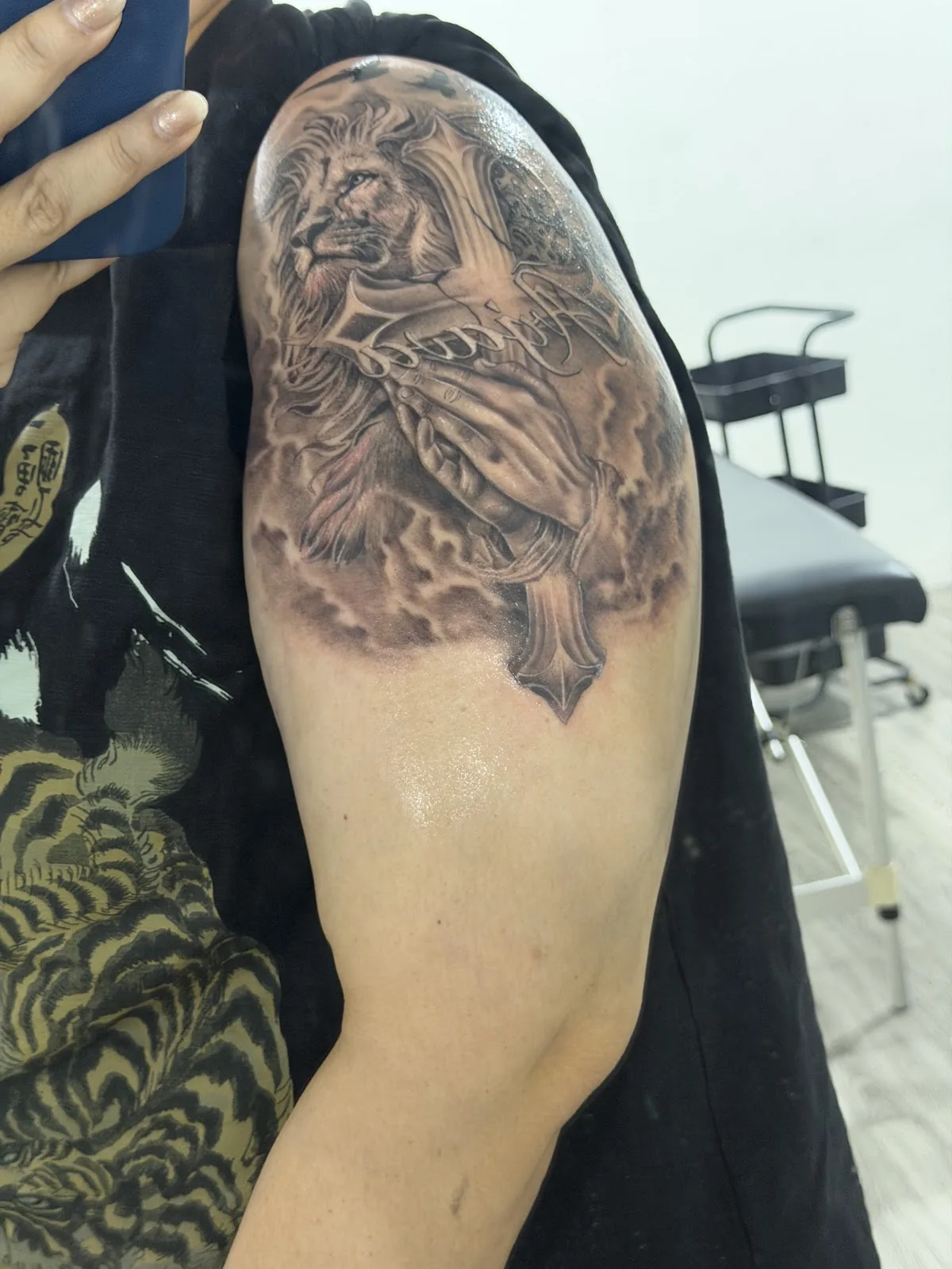 Tattoo by Hitomi Tattoo Studio at Hitomi Tattoo Studio