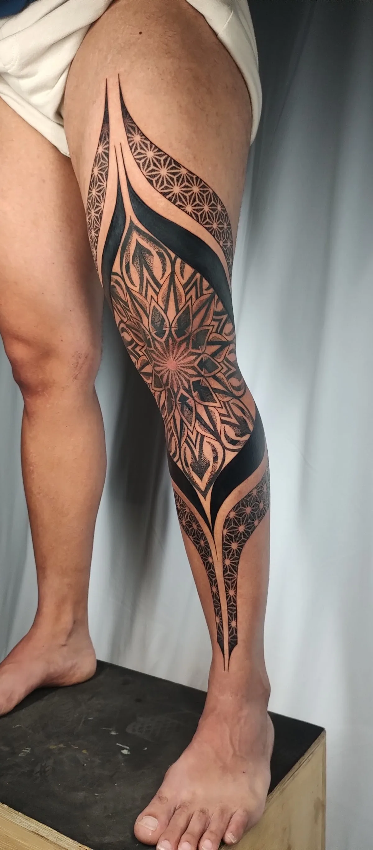 Tattoo by Insanna Tattoo | Tatuagem em pontilhismo geométrico, fineline e ornamental at Insanna Tattoo | Tatuagem em pontilhismo geométrico, fineline e ornamental