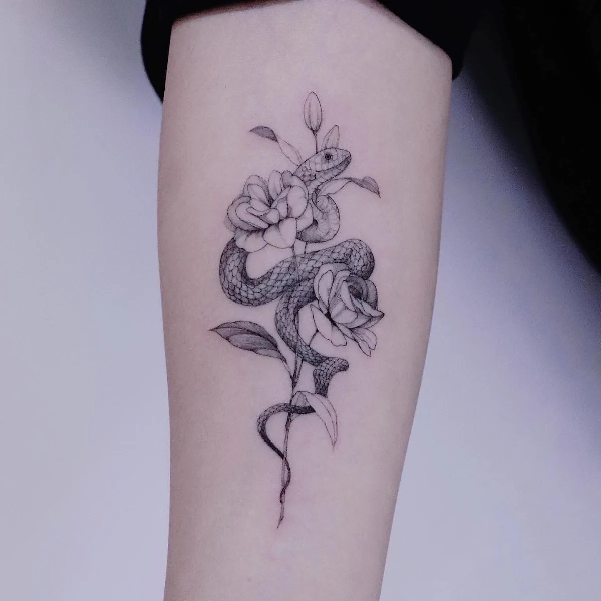 Tattoo by 木光刺青 • GAZE TATTOO • 兩隻白貓 • 墨匠 | 鬼谷子一門 • 花 • 傳統紋身 • 刺青 • 總身彫 • 寵物 • 台北刺青 at 木光刺青 • GAZE TATTOO • 兩隻白貓 • 墨匠 | 鬼谷子一門 • 花 • 傳統紋身 • 刺青 • 總身彫 • 寵物 • 台北刺青