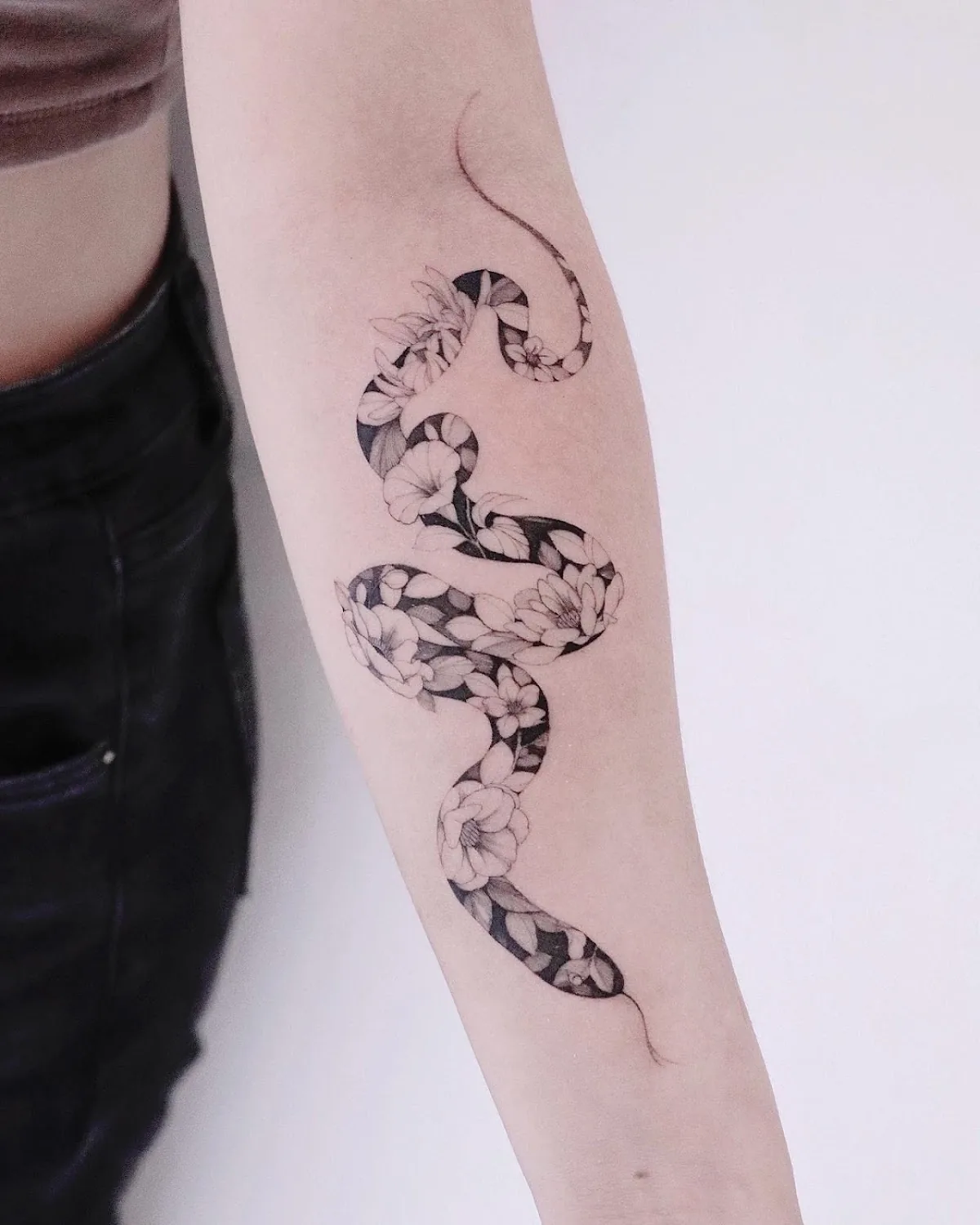 Tattoo by 木光刺青 • GAZE TATTOO • 兩隻白貓 • 墨匠 | 鬼谷子一門 • 花 • 傳統紋身 • 刺青 • 總身彫 • 寵物 • 台北刺青 at 木光刺青 • GAZE TATTOO • 兩隻白貓 • 墨匠 | 鬼谷子一門 • 花 • 傳統紋身 • 刺青 • 總身彫 • 寵物 • 台北刺青
