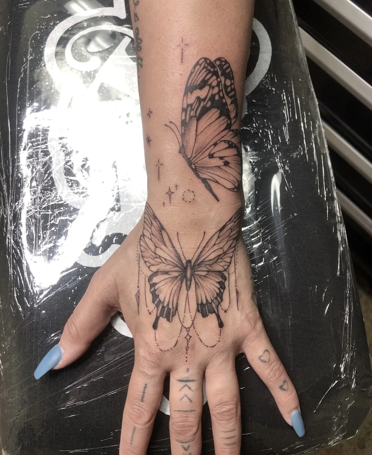 Tattoo by Roxxane, тату-салон at Roxxane, тату-салон