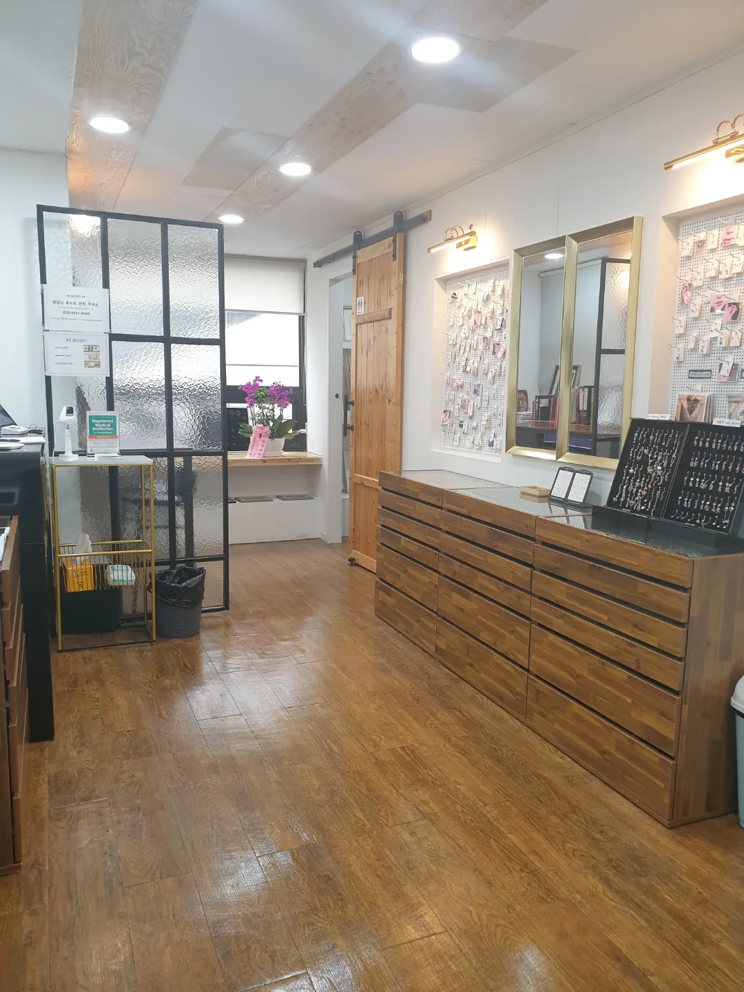 Tattoo by Seoul Vincent Tattoo Studio 빈센트의원 at Seoul Vincent Tattoo Studio 빈센트의원