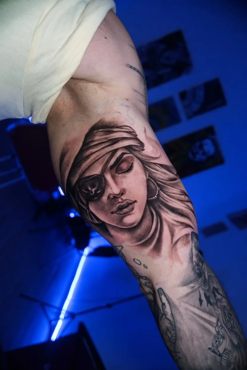 Tattoo by Tbilisi 13, барбершоп и тату-студия at Tbilisi 13, барбершоп и тату-студия