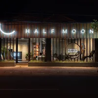 HALFMOON Tattoo Studio