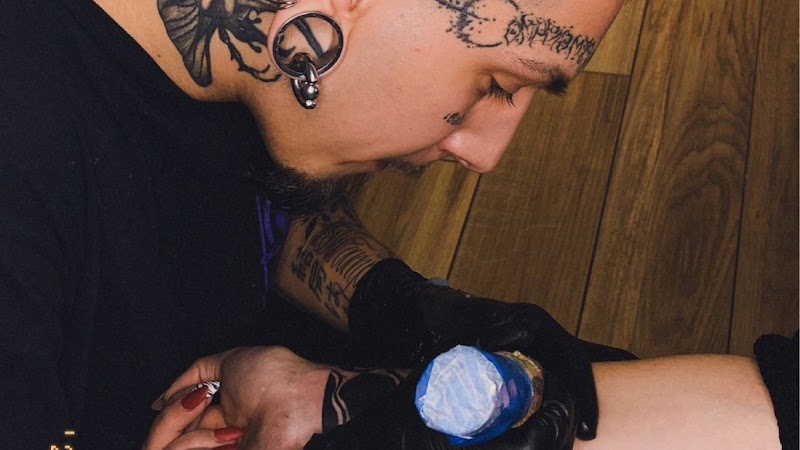 Leon Tatts | Tattoo & Piercing