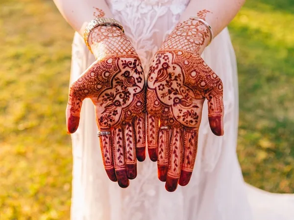 Roshan's Best Henna Artist Dubai | Temporary Tattoo Dubai | الحناء دبي