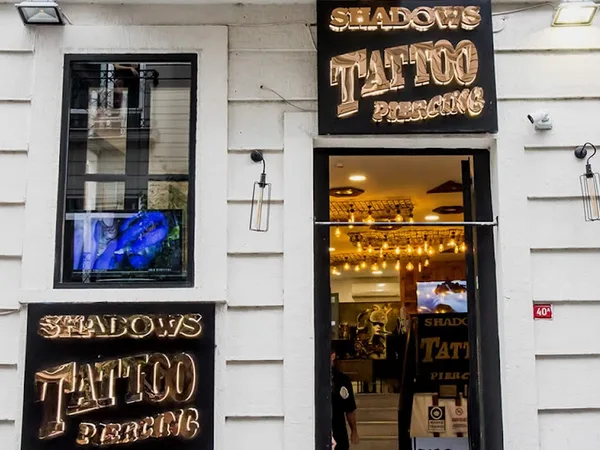 Shadows Tattoo Piercing