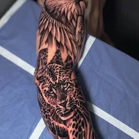 Tattoo Shop Medellin / Jontie Angarita