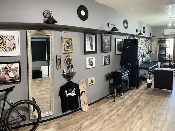 Tattoo Studio 墨 アメ村2号店