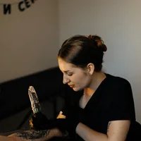 Тату и пирсинг у Аси
