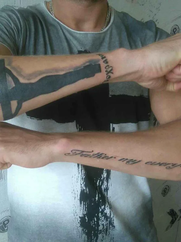 male black blackwork tatouage sur forearm #20675 | Artiste tatoueur Shelk