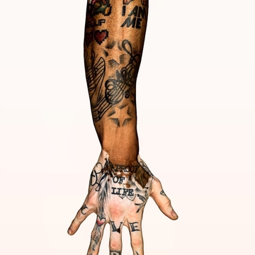 Можно ли делать тату на коже с акне, витилиго, родинками, родимыми пятнами?