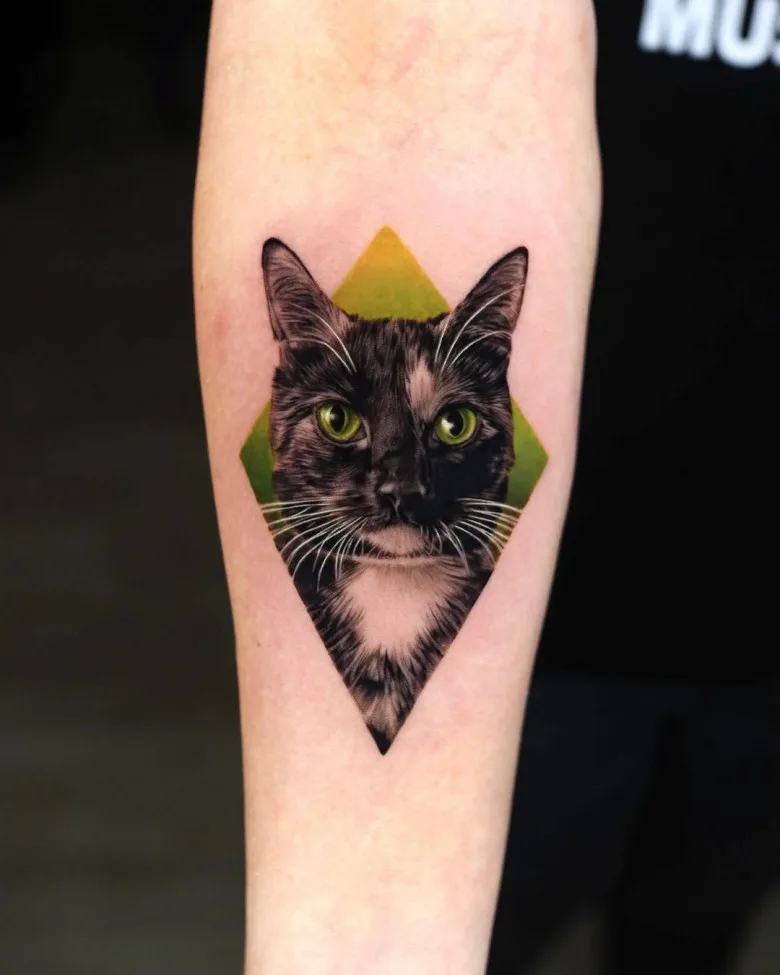 Cute fluffy noses in Yeono’s tattoos - image 7