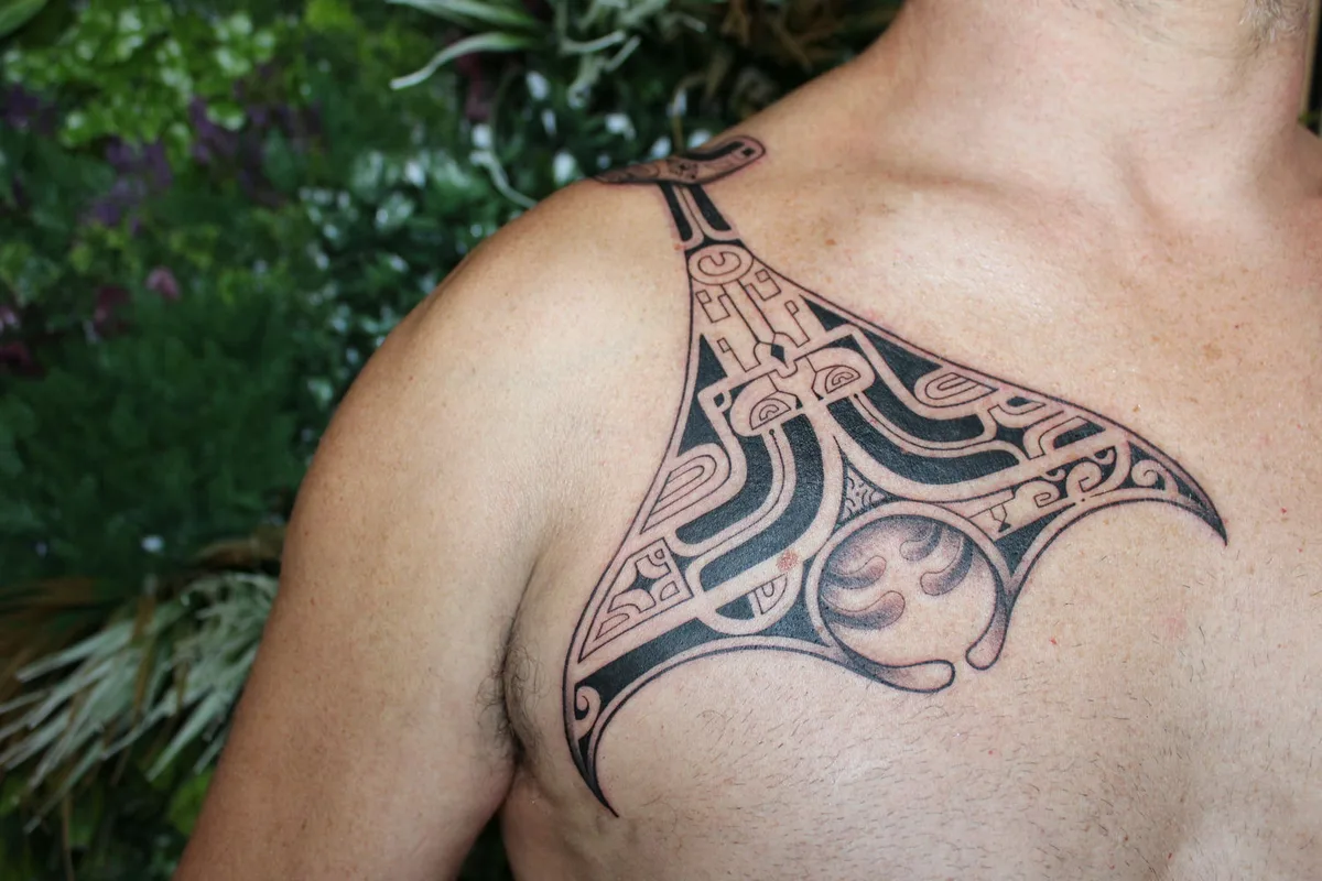 Artista di tatuaggi Temauri Jouout