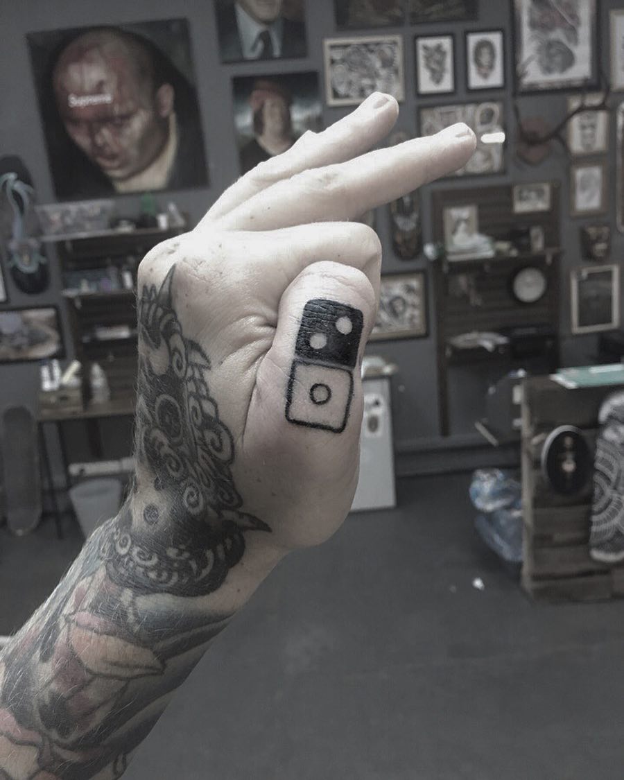 ежегодные 100 пицц в течение последующих 100 лет за татуировку от Domino’s Pizza