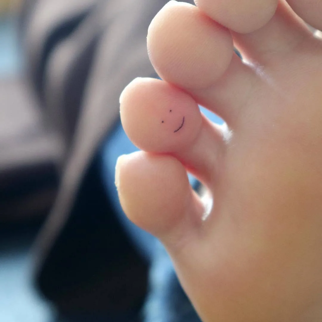 Artista del tatuaggio Wonseok, tatuaggio colorato piccolo, minimalismo | Corea