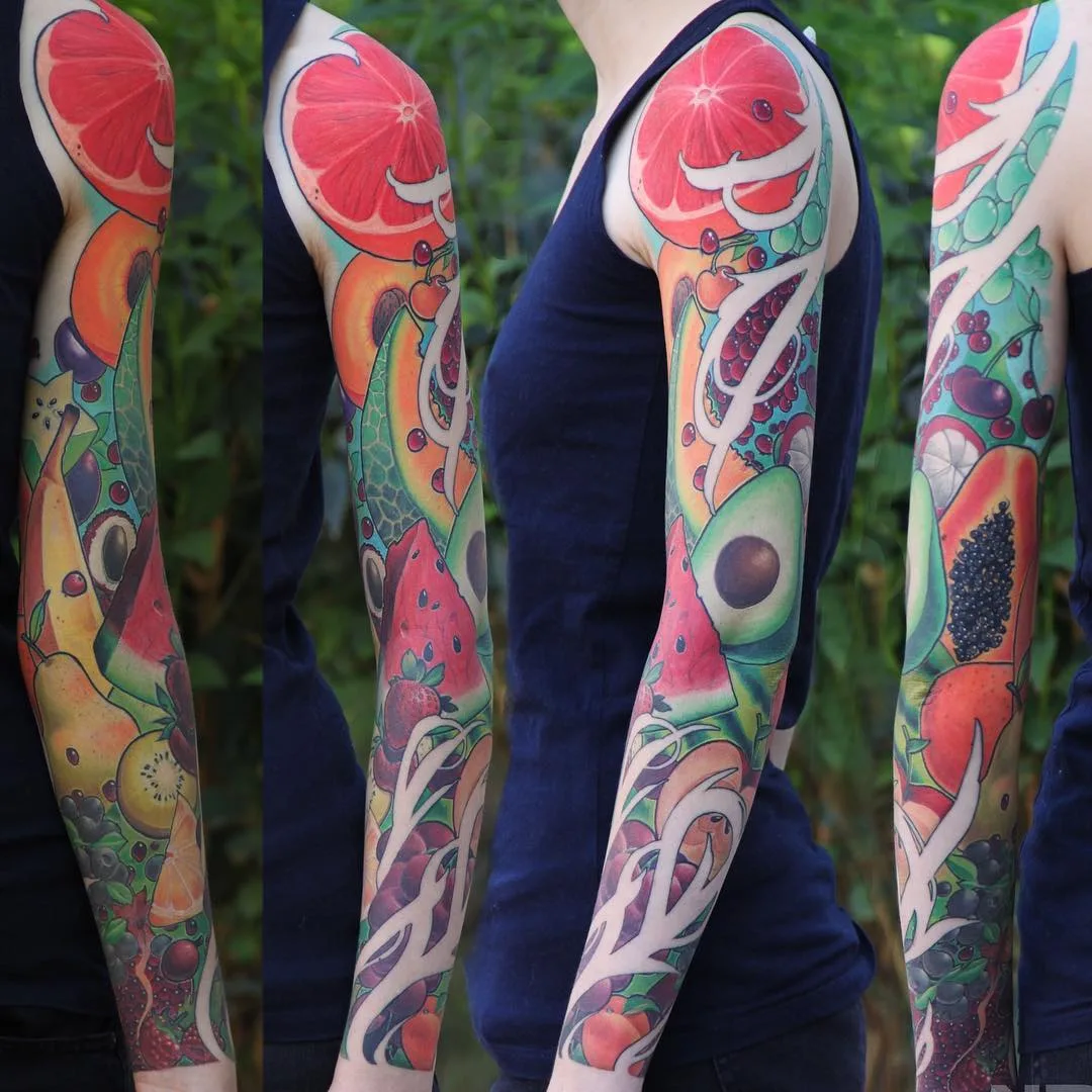 Artista de tatuagem Dmitriy Naboka, tatuagem de manga nova escola