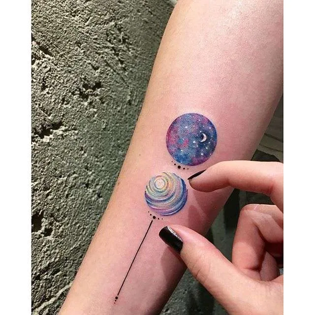 Tattoo artist Eva Krbdk round mimalistic tattoo | Тату мастер Eva Krbdk круглые минимализм тату