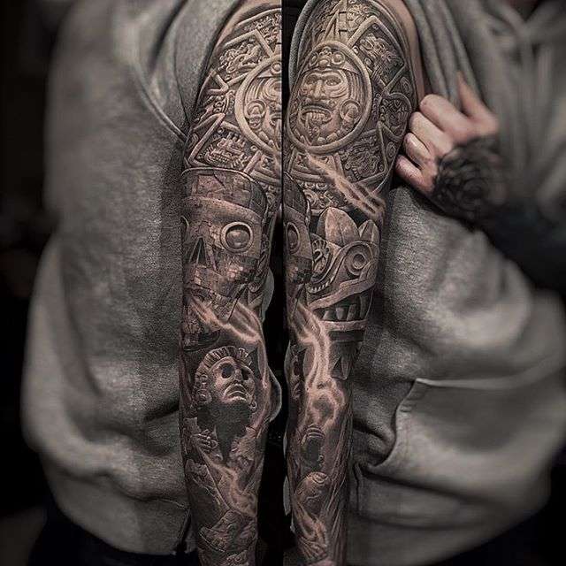 Tattoo artist Greg Nicholson blackandgrey realism tattoo | Тату мастер Greg Nicholson черно-белые реализм тату