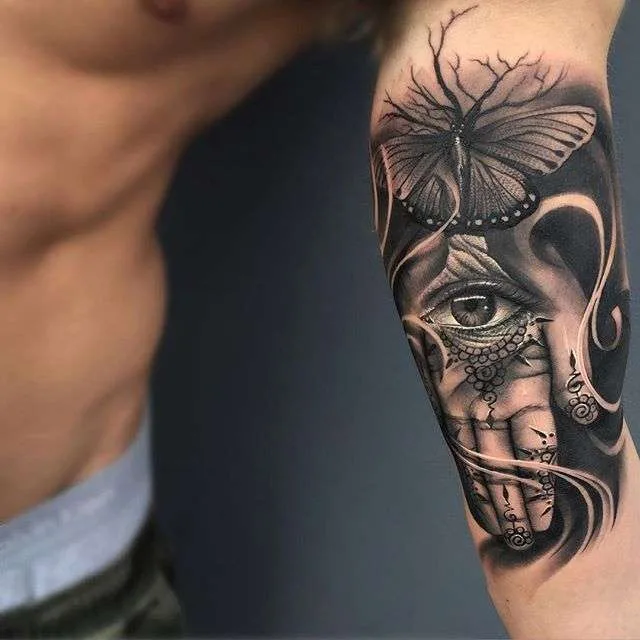 Tattoo artist Gabriel Gonzalez (Gabrielinkaholik) black and grey realism tattoo