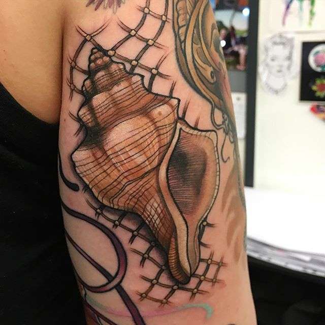 Тату мастер Makkala Rose цветные неотрадиционные татуировки