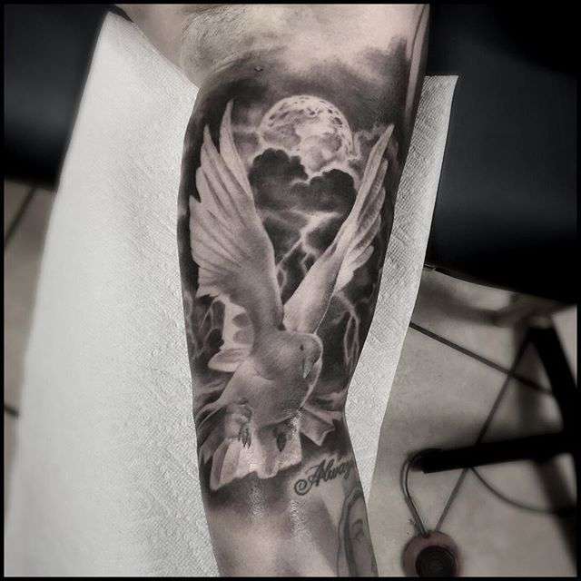 Тату мастер Matt Mrowka черно-белые хоррор реализм татуировки