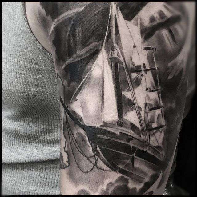 Тату мастер Matt Mrowka черно-белые хоррор реализм татуировки