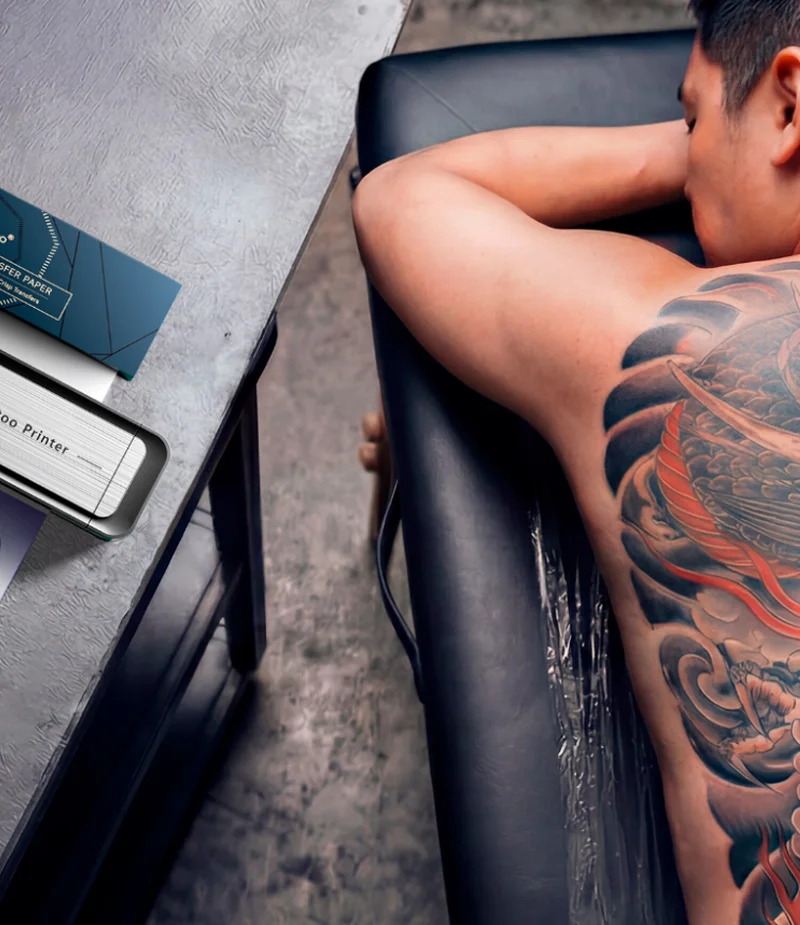 De hojas divididas a una plantilla: Impresi&oacute;n de trabajos de tatuaje a gran escala