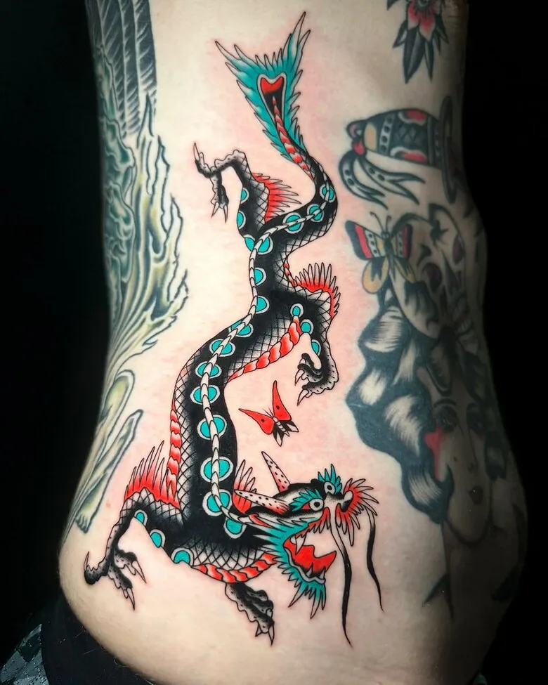 Tatouage de dragon chinois color&eacute;