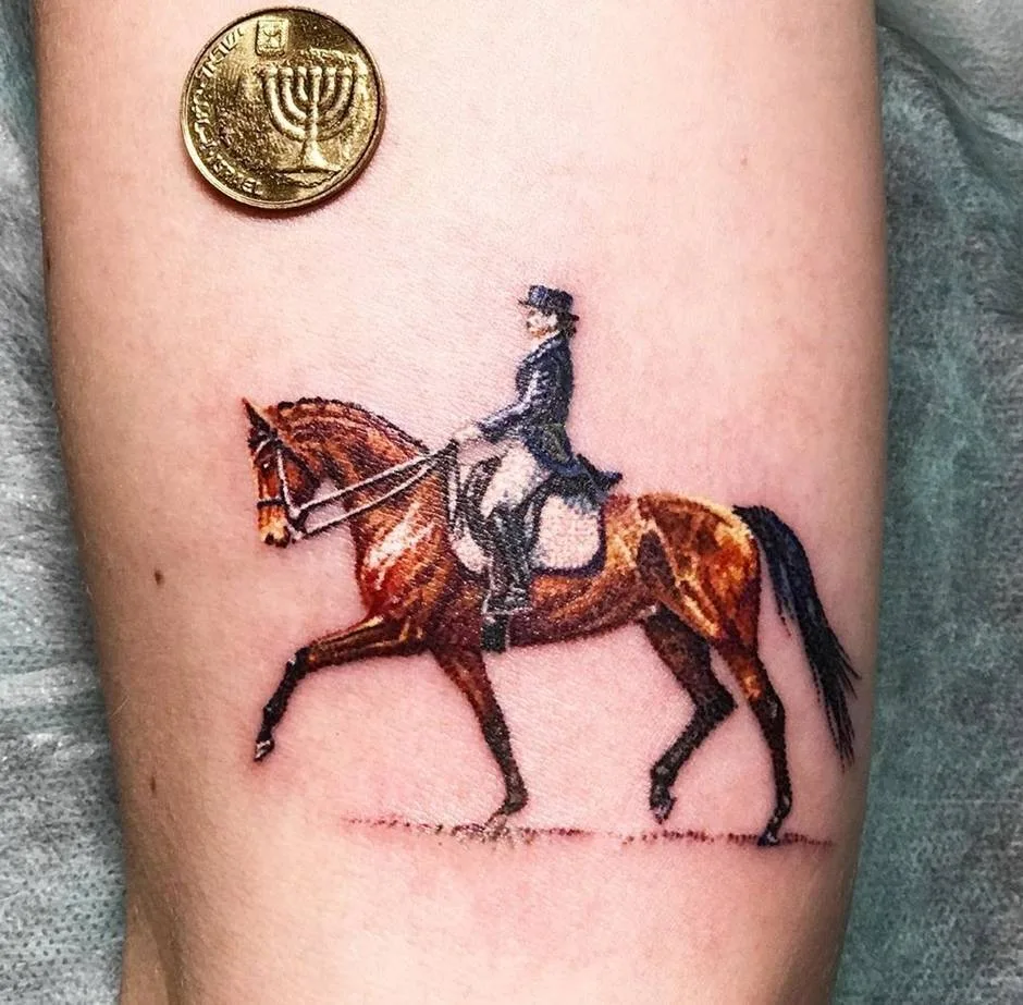 Tattoo artist Ivan Vostok Chesnokov | color dotwork, tattoo minimalism | Moscow, Russia