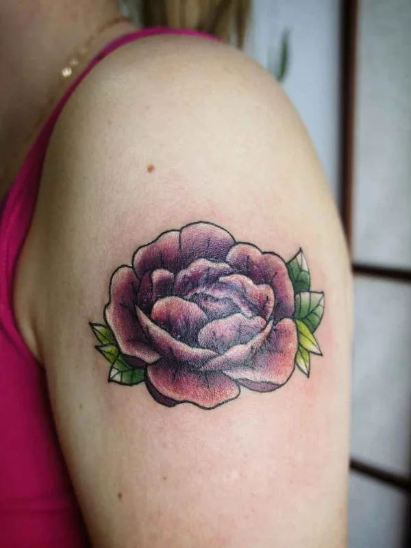 female color traditional tattoo auf shoulder #20790 | Tätowierer Алексей Касаев